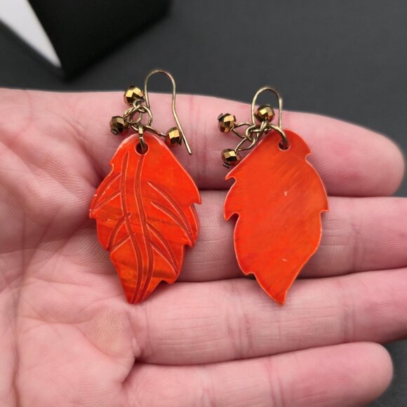Copper Carved Leaf Orange Shell Handmade Earrings A6747 - Picture 3 of 5